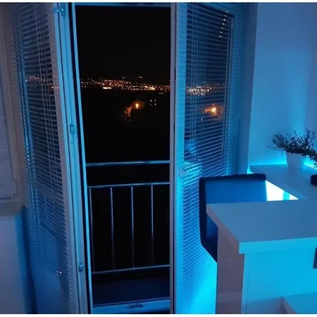 Modern Penthouse And Jacuzzi Apartment