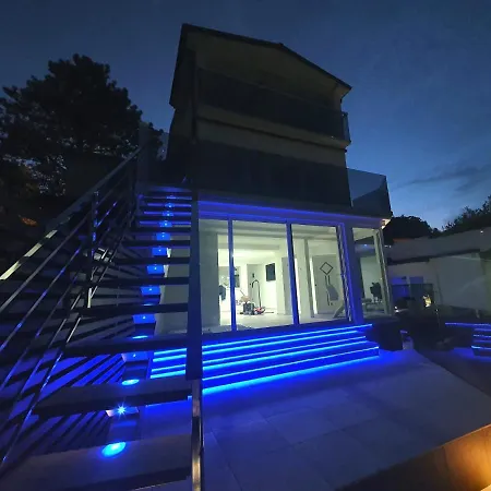 Apartment Modern Penthouse And Jacuzzi *